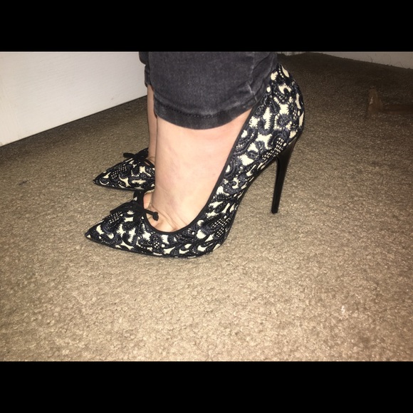 Tom Ford Lace Heels - Picture 5 of 6